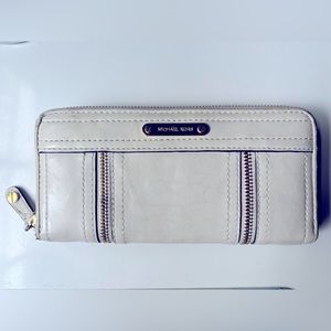 Michael Kors White Wallet